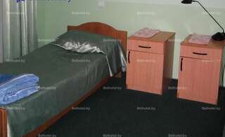 Гостиница Гостиницы Мухавец Pruzhany Двухместный номер с 2 отдельными кроватями и душем-3